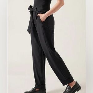 Athleta Cardiff Pant Black Paperbag Size 4